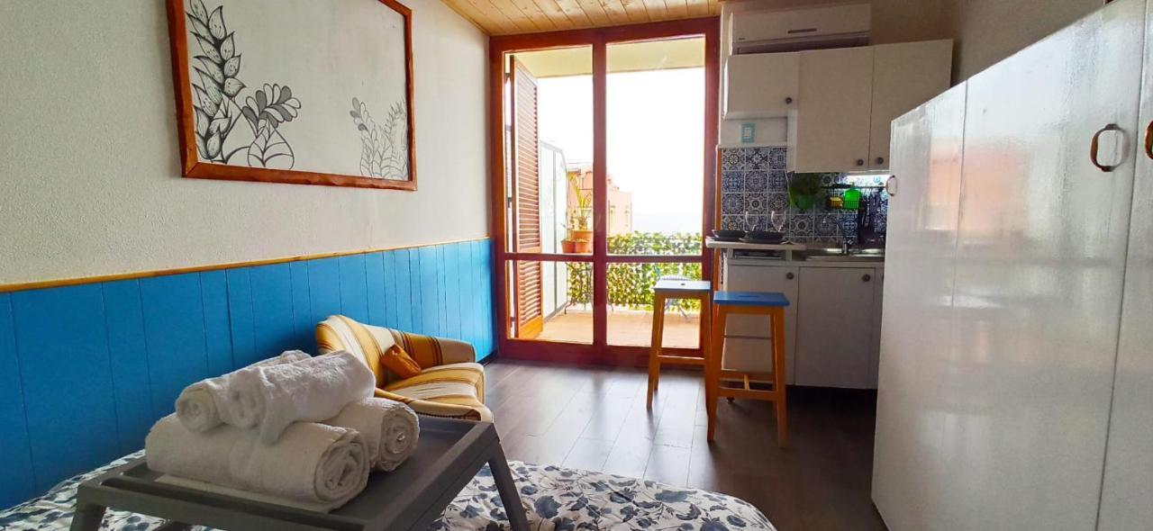 "Sea-See" Studio Taormina Center - Bellissima Vista Mare - Corner Kitchen Екстериор снимка