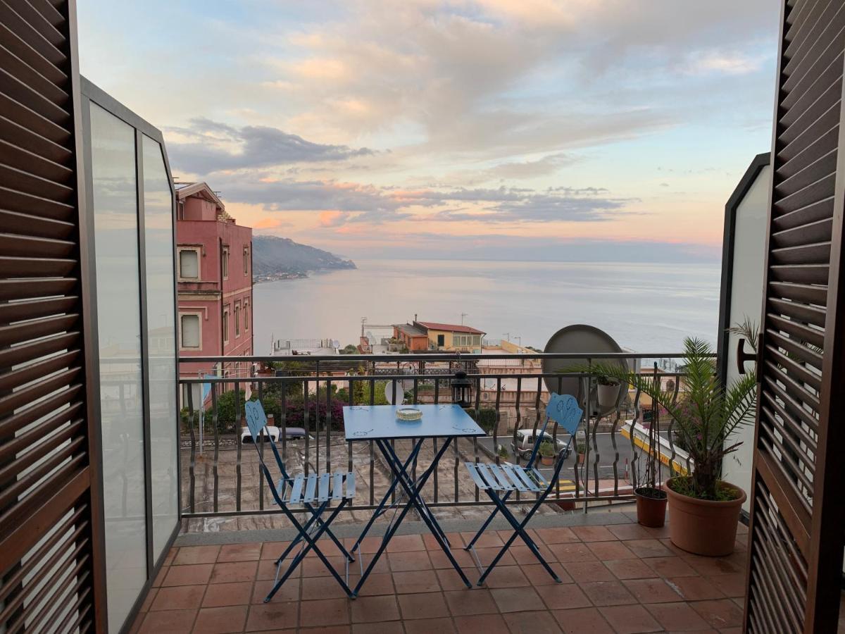 "Sea-See" Studio Taormina Center - Bellissima Vista Mare - Corner Kitchen Екстериор снимка
